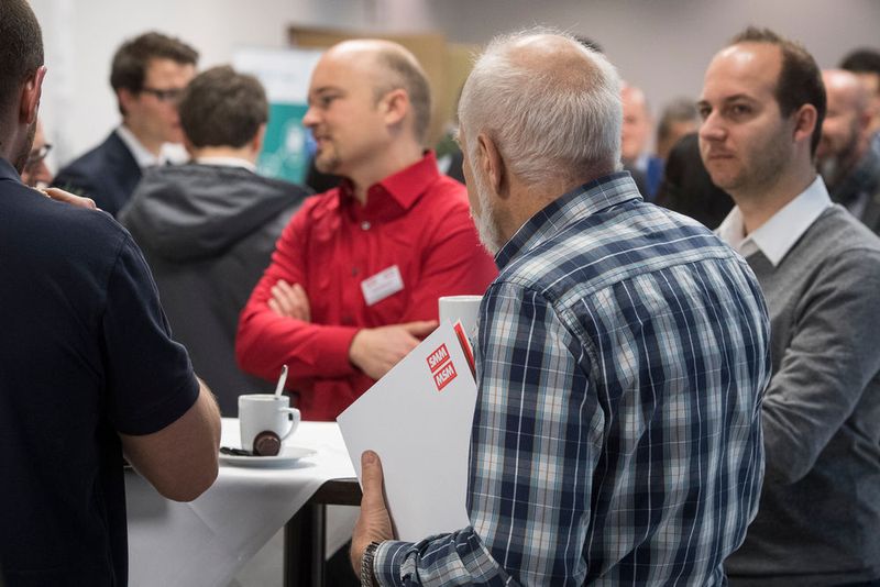 Der Kongress und die Tischmesse im Foyer boten einen angenehmen Rahmen für Gespräche und das Networking. (Thomas Entzeroth)