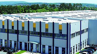 Im neuen Forchheimer Werk wird Schumacher Packaging bis zu 25.000 t Vollpappe-Kartonagen im Jahr fertigen können. Bild: Schumacher Packaging (Archiv: Vogel Business Media)