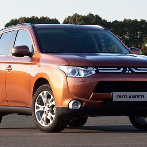 Mitsubishi Outlander III: Die dritte Generation des Mittelklasse-SUV geht im Spätsommer an den Verkaufsstart.