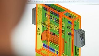 Eine durchgängige Datenhaltung sorgt bei Blumenbecker für mehr Effizienz von der Elektroplanung bis zum Versand. Bei der Aufbauplanung verwenden die Spezialisten für Steuerungs- und Schaltanlagenbau das 3D-Engineering-Tool 'Eplan Pro Panel'. (Rittal)