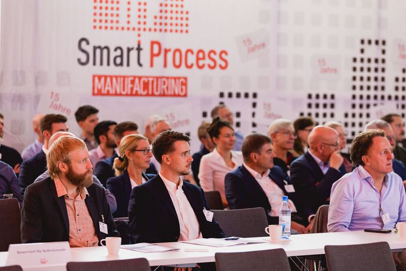 Wo Fachwissen auf offene Ohren trifft, hört das Publikum aufmerksam zu. (Bild: Stefan Bausewein)