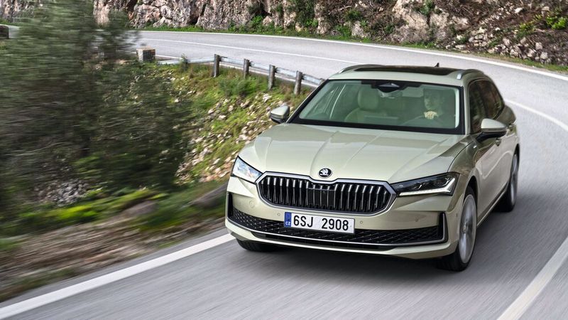 Der neue Skoda Superb steht in den Startlöchern. (Bild: Skoda)