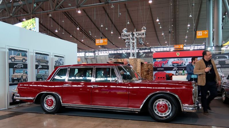 Darf auf der „Hausmesse“ von Mercedes-Benz Classic nicht fehlen: Baureihe 600, hier in einem seltenen Farbton. Mehrheitlich sind diese Fahrzeuge in Silber, Dunkelblau oder Schwarz lackiert. (Bild: Diehl – VCG)