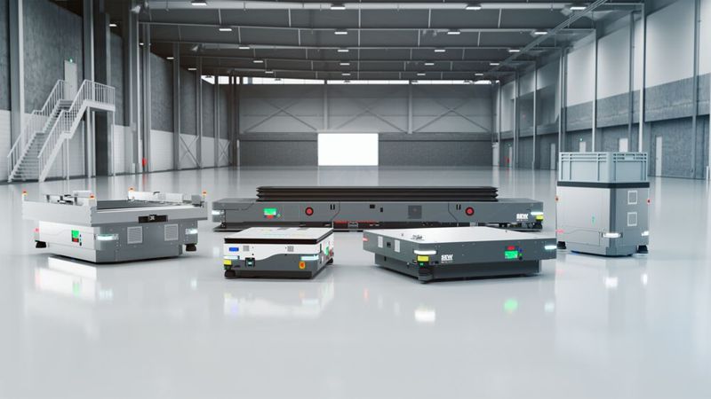 Die Maxolution Mobilen Systeme aus dem innovativen, konfigurierbaren Technologiebaukasten sorgen für hohe Flexibilität und individuelle Gestaltungsmöglichkeiten in Logistik- und Produktionsprozessen. Zum Beispiel mit smarter, kontaktloser Energieversorgung, Laser-Lokalisierungssystem mit Parking-Funktion und der interoperablen Kommunikationsschnittstelle VDA 5050. (Bild: SEW-Eurodrive)