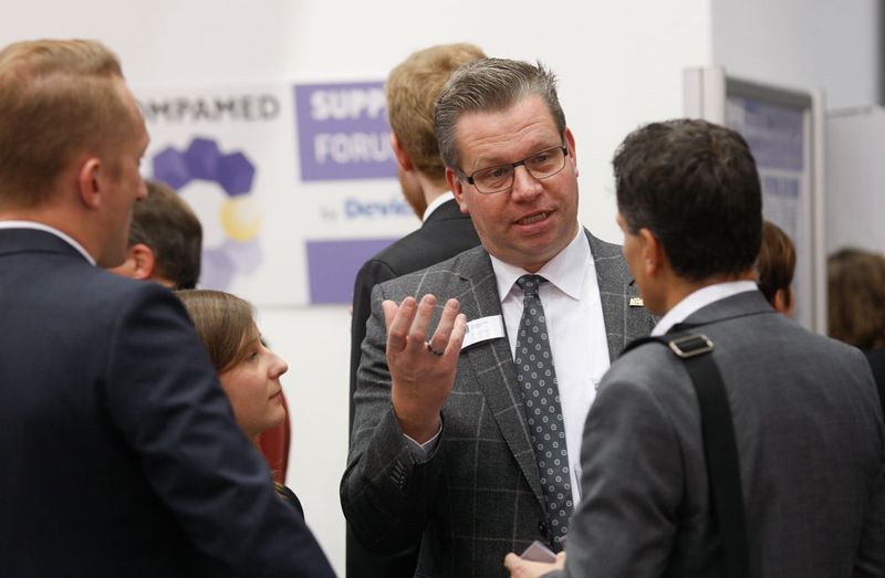 … und kleiner Runde. (Bild: Messe Düsseldorf / ctillmann)