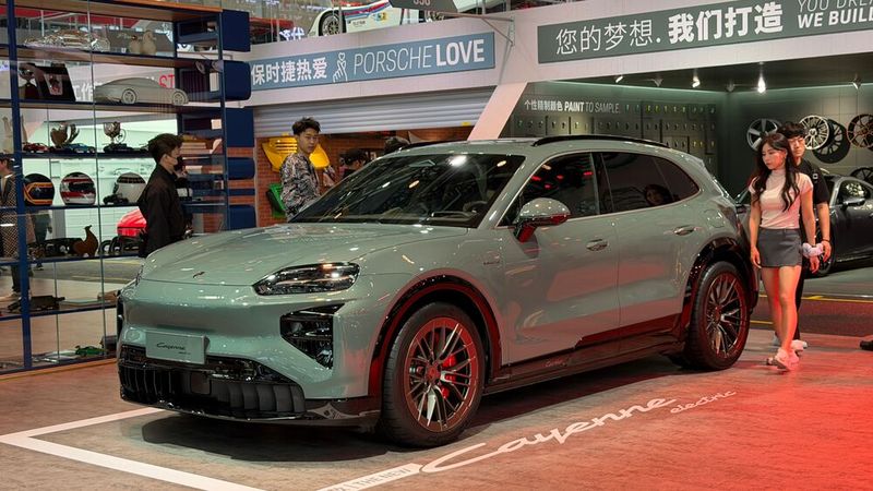 Porsche zeigte den elektrischen Cayenne. (Bild: Wehner - VCG)