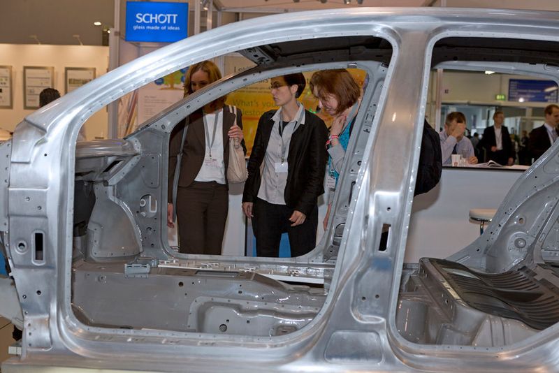 Eindrücke von der Werkstoffwoche Dresden 2015. (Bild: Werkstoffwoche Dresden)