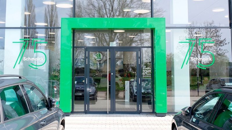 Mit Skoda kam 2015 eine zweite Pkw-Marke hinzu, die seither bei Schmolck einen unheimlichen Aufschwung gezeigt hat. (Rosenow/»kfz-betrieb«)
