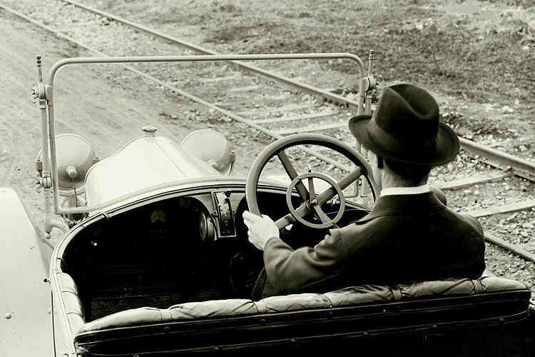 1921: Pkw mit Soden-Getriebe. (Foto: ZF)