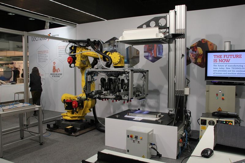 Tecnalia zeiget eine Automatisierungslösung mit einem Fanuc-Roboter. (Bild: Schäfer)