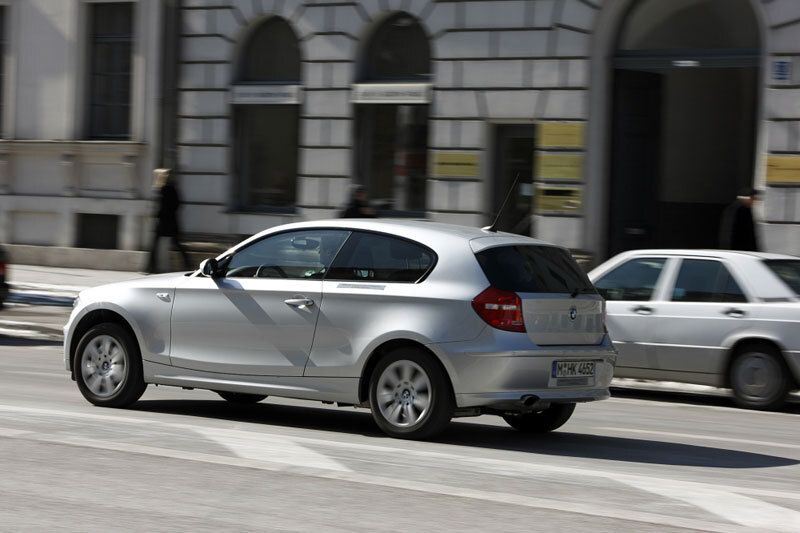 Im Stadtverkehr wird der BMW rein elektrisch bewegt. Der dazu nötige 82 kW/112 PS starke E-Motor sitzt an der Hinterachse. (Archiv: Vogel Business Media)