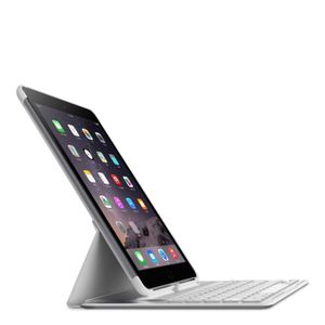 Die QODE-Ultimate-Pro-Tastatur für iPad Air 2 (F5L176de) bietet unter anderem ein verbessertes Tastatur-Layout für genaueres Tippen, Hintergrundbeleuchtung der Tasten in drei Helligkeitsstufen, einstellbarer Landschafts- und Portrait-Modus mit zwei Blickwinkeln. Der Preis: 169,99 Euro (UVP)