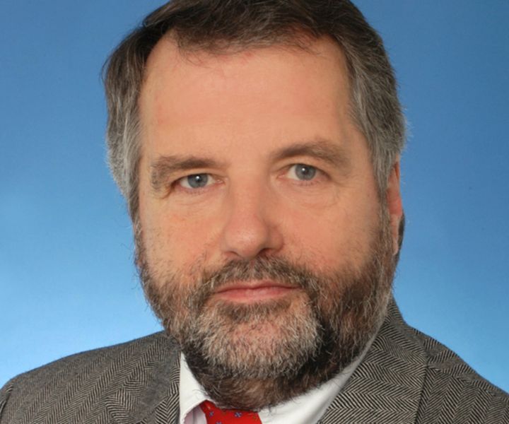 Klaus Lechner, Commercial Marketing Manager Components, Rockwell Automation: „Die Umsetzung eines wirklich nutzbaren Sicherheitssystems setzt ein formelles Konzept voraus. Nur dann kann der Wert der Sicherheitsmaßnahmen in vollem Umfang zum Tragen kommen. Dazu sind Investitionen nötig, um Spezifikationen zu verstehen, Risiken zu bewerten und geeignete Kreisläufe, Systeme, Verfahrensweisen, Validierungsmethoden und Schulungsmaßnahmen auszuarbeiten.“ (Archiv: Vogel Business Media)
