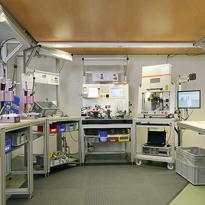 One-Piece-Flow-Montage: In einer einzigen Aufspannung werden mehrere Operationen am Mutternstück durchgeführt.