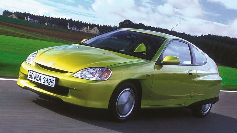 Honda führte das Hybridmodell Insight Mitte des Jahres 1999 in Nordamerika ein und wagte damit den Schritt auf den US-Markt knapp vor Toyota. (Bild: Honda)