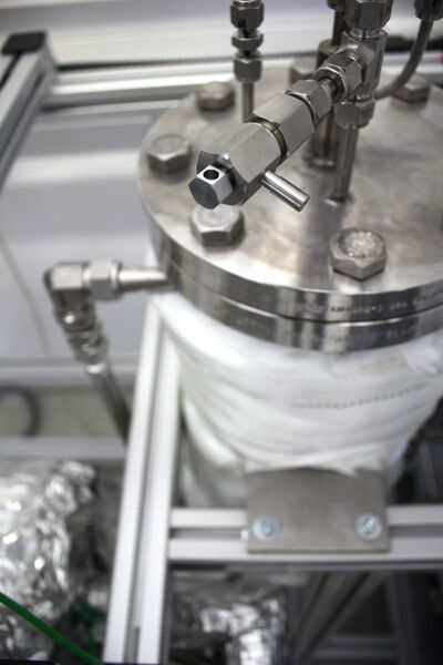 Thermoöl-gekühlter Synthesereaktor im Technikum des DBFZ (Bild: DBFZ)
