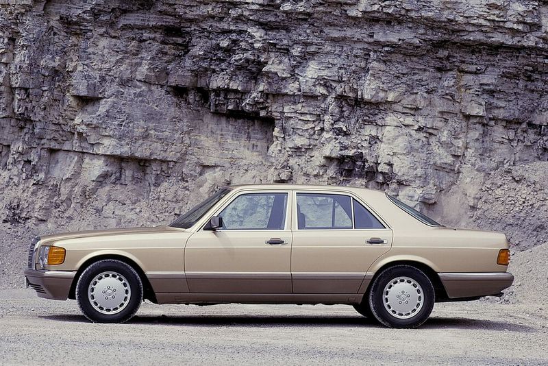 Luxus bot 1988 der Mercedes 560 SE. (Bild: Daimler)
