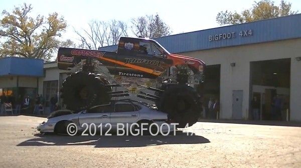 Der Bigfoot 20: der weltweit erste Monstertruck mit Elektroantrieb macht mit über 260 kW und 1100 Nm Autos umweltschonend platt (Bild: Bigfoot 4x4 Inc.)