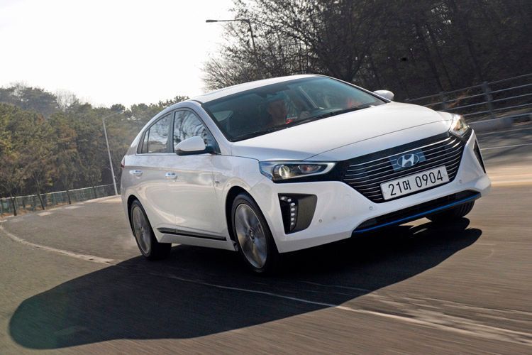 Hyundai zeigt auf dem Genfer Salon 2016 mit dem Ioniq sein erstes dezidiertes Öko-Modell. (Hyundai)