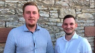 Hinter der neuen Plattform stecken die beiden Gründer Frans Lulei (li.) und Daniel Burkard. (Zahnradprofis)