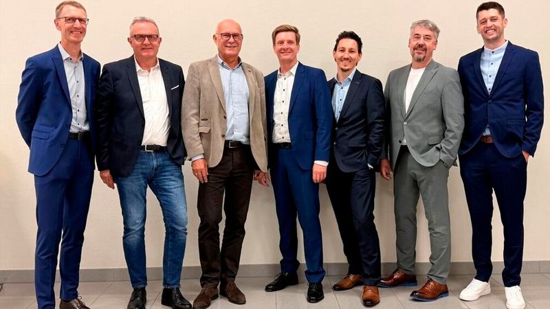 Die Führung des Subaru-Partnerverbands (v.l.): Andreas Wahl (Geschäftsführer), Thomas Knauber (Beisitzer), Stefan Kronenberger (Vorsitzender), Marc Sailer (2. Stellvertreter), Axel Beyer (Beisitzer), Marc Wingenter (1. Stellvertreter) und Sebastian Feistkorn (Beisitzer).(Bild:  Subaru Partnerverband e.V.)