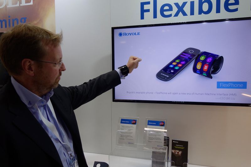 Apple Achtung! Royole kommt mit ihrer coolen Flex-Phone! 2 in eins! (Bild: IT-BUSINESS)