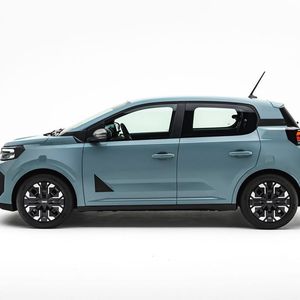 Auffällig sind die kurzen Überhänge.(Bild:  Dacia)