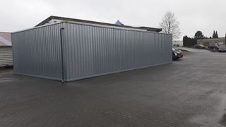 reifenlagerhalle-fu--r-autohaus-wagner-aus-nauort-seitenansicht (HaCoBau Hallen und Container Systeme GmbH)