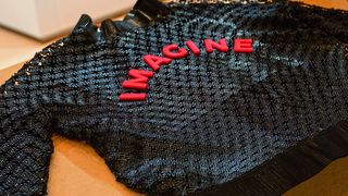 Der 3D-gedruckte Pullover wurde am Stand des spanischen Filamentherstellers Recreus auf der  Formnext 2019 entdeckt. (© Stefan Guggenberger)