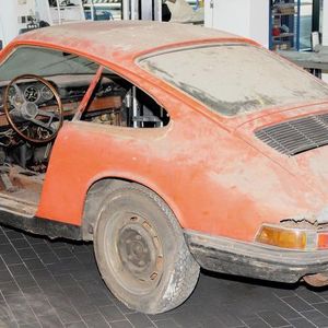 (Porsche)