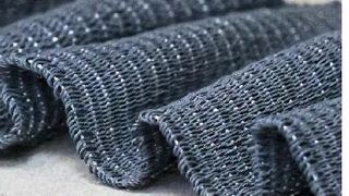 Der neue Stoff lässt sich durch Magnetkraft bewegen. (Bild: Hong Kong Polytechnic University)