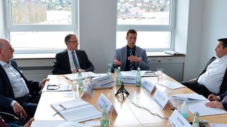 Beim Roundtabel zum Thema Maschinensicherheit gab es ausführliche Diskussionen, besonders in Hinsicht auf Industrie 4.0. (Vogel Business Media/Untch)