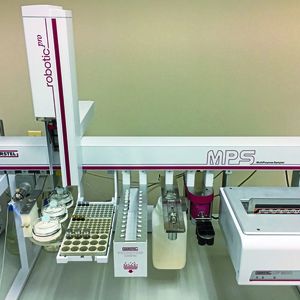 Abb. 2: Für die automatisierte Probenvorbereitung genutzter Autosampler:  Gerstel-MPS- robotic-Pro mit Quickmix- und Zentrifuge, angebunden an ein HPLC/MS-System  (Agilent).(Bild:  Gerstel)