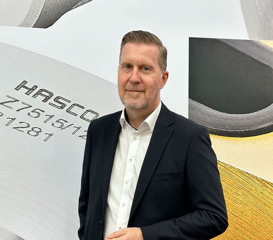 Nach einer längeren Übergangsphase nimmt nun Markus Büngers als neuer CEO bei Hasco die Geschicke in die Hand. Er kenne das Werkzeug- und Formenbau-Metier wie seine Westentasche ...(Bild:  Hasco)