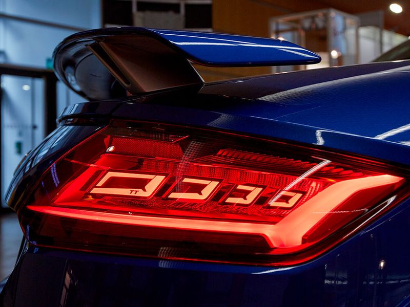 OLED-Rückleuchten eröffnen neue Designmöglichkeiten und sind auch aus extremen Winkeln gut zu sehen. (MarcWinkel / Messe München)