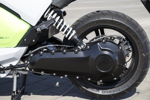 Der neue BMW C evolution bei der offiziellen Präsentation in Barcelona (BMW)