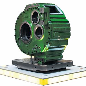 Das Getriebegehäuse für Windkraftanlagen wiegt 5100 kg. Bild: HuH AG