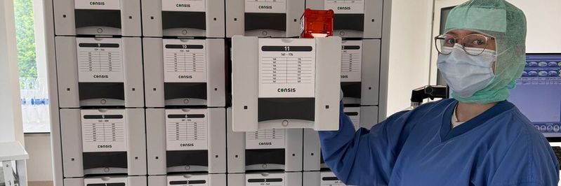 Das UKW ist die erste Klinik in Unterfranken mit dem Unit-Dose-System. Die Medikamente werden dabei hygienisch und sicher automatisiert in kleine Tütchen verpackt.(© UKW / A. Wolf)