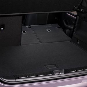  Der Gepäckraum umfasst ein Fassungsvermögen von 540 Litern, das sich auf bis zu 1348 Liter erweitern lässt. (Bild:  Autoren-Union Mobilität/Porsche)