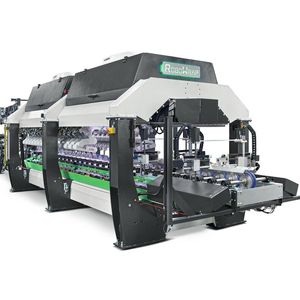 Der Einsatz von bis zu 47 Knickarmrobotern verkürzt die Rüstzeiten der neuen Robo Wrap von Oberflächentechnikspezialist Düspohl von durchschnittlichen 1,5 h auf konstante 5 min.