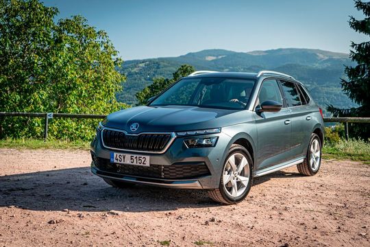 Nachdem Volkswagen in China bereits ein umstrittenes Werk verkauft hat, kam der Wirtschaftswoche nun zu Ohren, dass sich VW von einem weiteren Werk in China trennen will. Dort wird unter anderem der Skoda Kamiq gebaut, doch der Absatz schwächelt.(Bild:  Skoda)