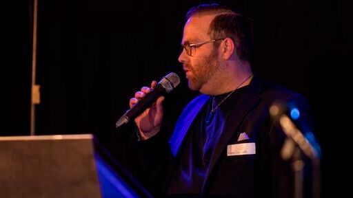 Geschäftsführer Frank Osseforth begrüßte die Gäste. (Bild: Autohaus Osseforth)