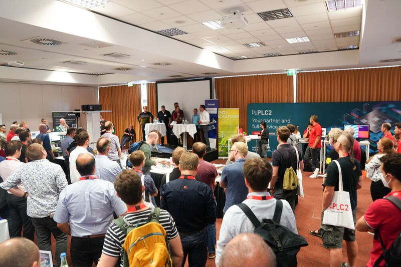 FPGA Conference Europe 2022: Über 70 Sprecher, 100 Vorträge und über 250 Teilnehmer – nach zwei Jahren mit Corona-bedingten Digitalkonferenzen fand die dreitägige FPGA Conference vom 5. bis 7. Juli 2022 endlich wieder als Präsenzveranstaltung statt. Besondere Highlights waren die spannende Keynote von Nick Ni von AMD/Xilinx, die interessante Couchtalk-Expertenrunde, der traditionelle BBQ-Grillabend sowie die vielen glücklichen Gewinner der Verlosungsaktionen.  (Bild: Nadine Stegemann)