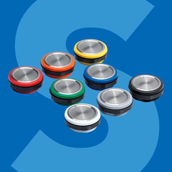 Neben den Gehäusefarben Rot, Grün, Blau, Schwarz, Gelb, Weiß und Orange als unbeleuchtete Variante gibt es für alle drei Größen auch Varianten der MSS-Metalltaster mit Multi-Color-Beleuchtung (5 – 28VDC). (Bild: Schukat)