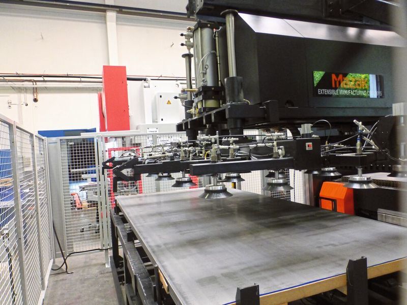 Im Februar 2019 kam bei PWS noch eine Automationslösung für die Anlage hinzu: eine Be- und Entladung der Tafelmaterialien mit integrierter Doppelblechkontrolle und Blechspreizmagneten. Die Laser-FMS erweiterbare Fertigungszelle 3015 für Blechgrößen von 1,5 x 3 m, verschafft Flexibilität und Zeit. (Finus/VCG)