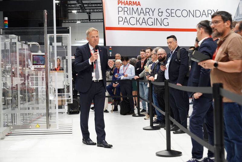 Thomas Fricke, Commercial Director von Ima Pharma, auf der Interpack 2026.(Bild:  Ima / Emanuele Anselmi)