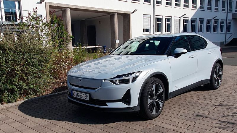 Die einzige Designänderung ist, dass der Kühlergrill jetzt geschlossen ist. (Bild: Mauritz – VCG)