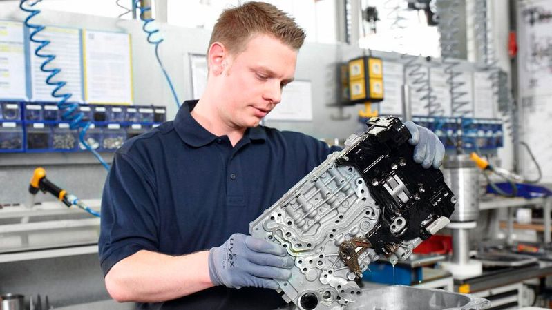 Durch den Ausbau des Reman-Portfolios verbessert ZF Aftermarket den Zugang zu über 2.000 Getriebevarianten für konventionelle und hybride Pkw.(Bild:  ZF)