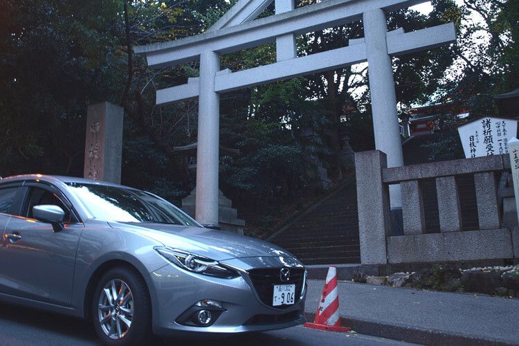 Gebrauchtwagen werden daher besonders sorgfältig aufbereitet – dazu gehört auch der Besuch bei einem Shinto-Schrein. (Foto: sp-x)