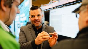 Der fachliche Austausch untereinander ist das, was die Schraubtec bei Besuchern und Ausstellern so beliebt macht. (Bild: tinografiert)